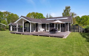 Beautiful Home In Rudkøbing With Wifi, Spodsbjerg